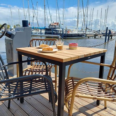 Luxury Houseboat In Volendam Marina Hotell Eksteriør bilde