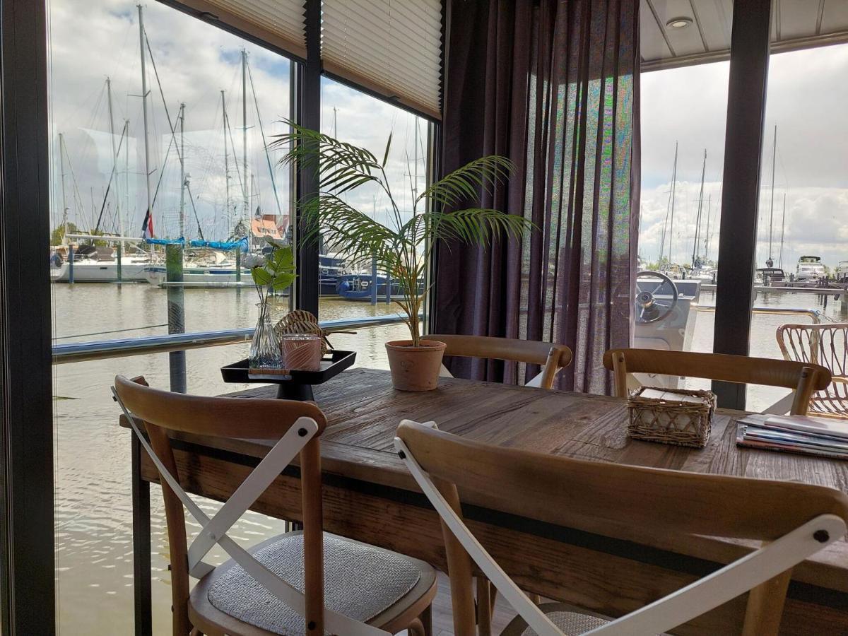 Luxury Houseboat In Volendam Marina Hotell Eksteriør bilde