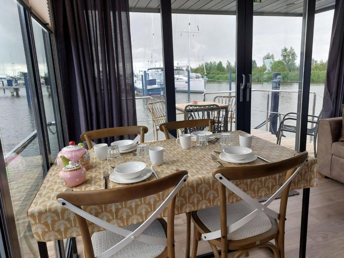 Luxury Houseboat In Volendam Marina Hotell Eksteriør bilde